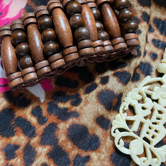 NWOT Ivory Japanese necklace and elastic bracelet - Picture 3 of 11